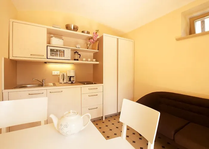 goethezimmer - kleine Ferienwohnungen in der Leibnizallee